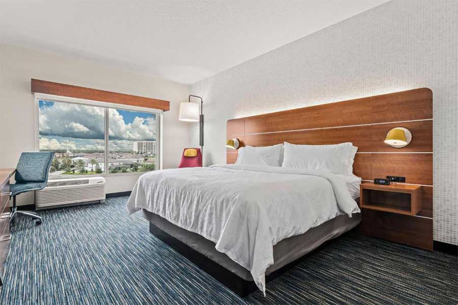 Holiday Inn Express & Suites Orlando- Lake Buena