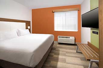 Holiday Inn Express & Suites San Antonio